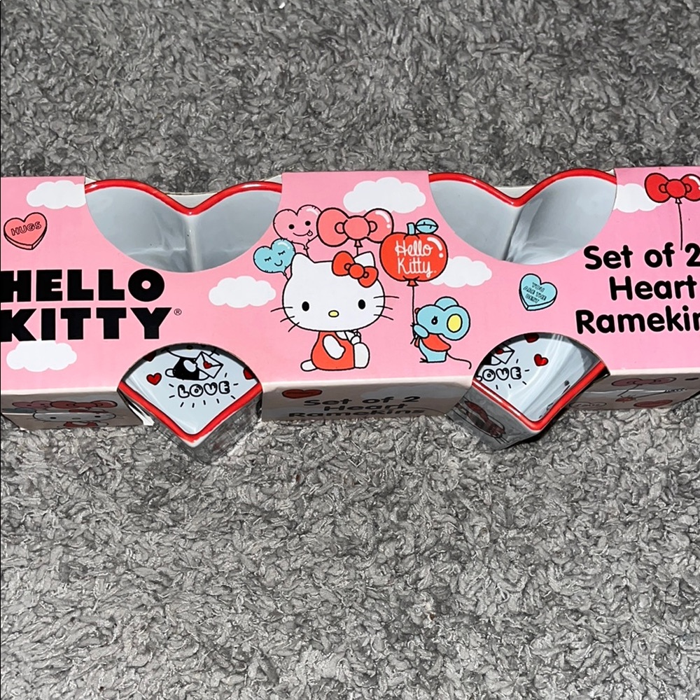 Hello Kitty Heart Ramekins Set